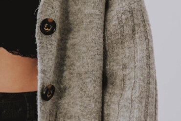 Easy style tips for effortlessly chic neutral outfits